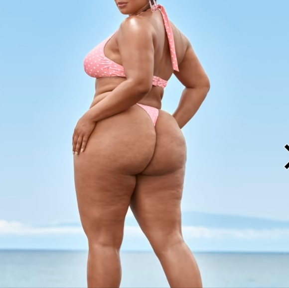 Tabria Majors Heart Bikini set - Picture 3 of 5